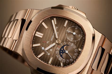 patek philippe nautilus guld pris|gold patek nautilus price.